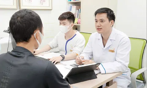 Thủ dâm bằng ống nước, nam thanh niên đứt dây hãm quy đầu