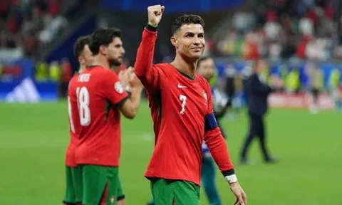 Ronaldo sắp đạt được thỏa thuận ký hợp đồng mới