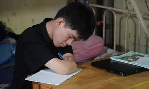 Câu chuyện của một sĩ tử "đặc biệt" mùa thi 2025
